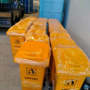 Alternative view of Tempat Sampah